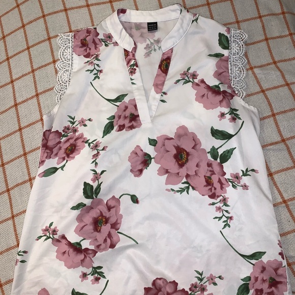 Shein floral blouse - Picture 2 of 2